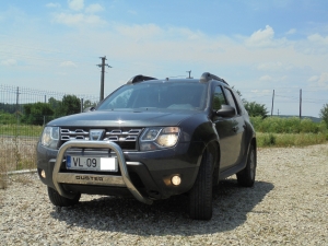 Autoutilitara Dacia Duster.JPG